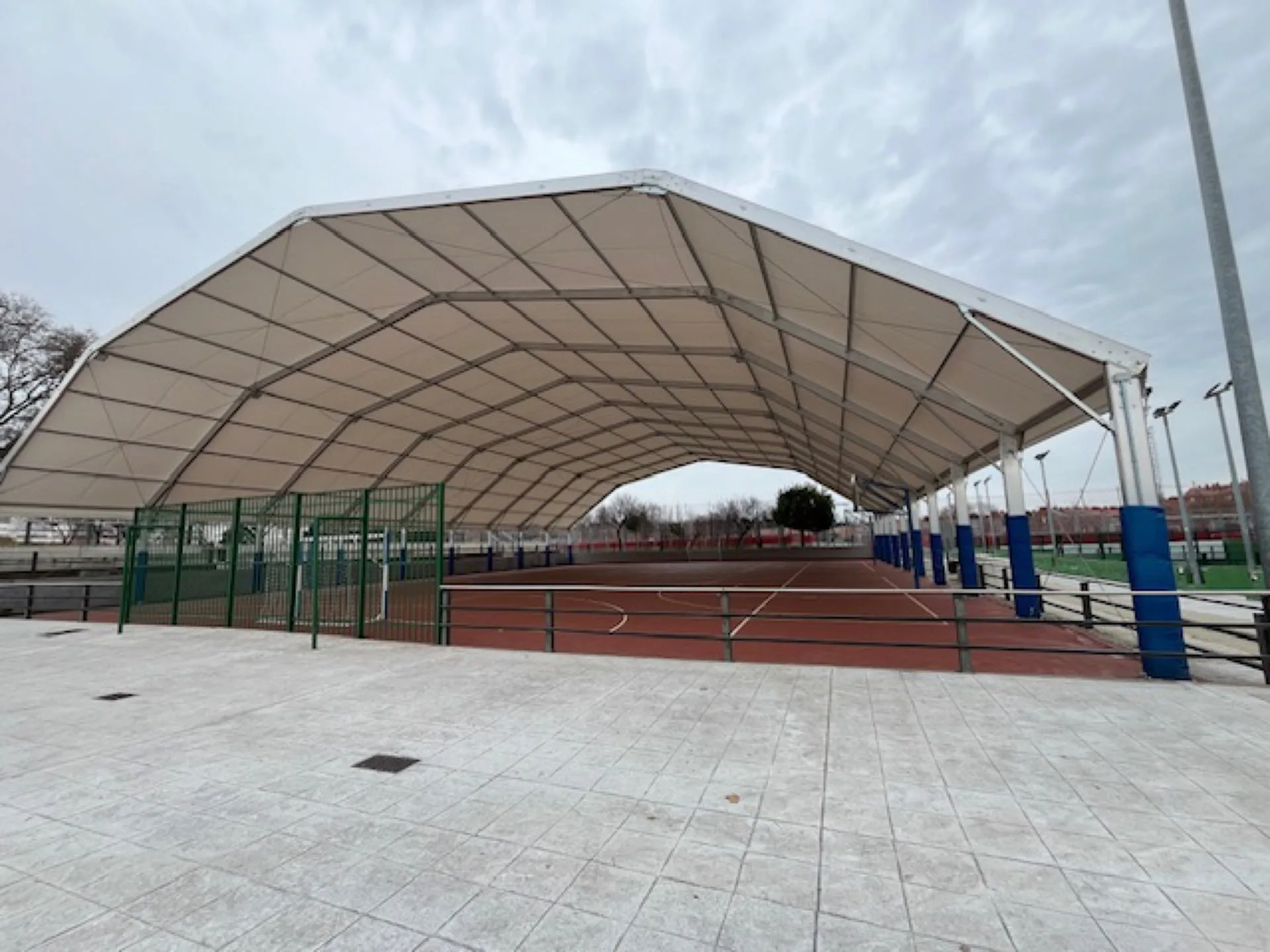 Cubierta deportiva textil — vista 1