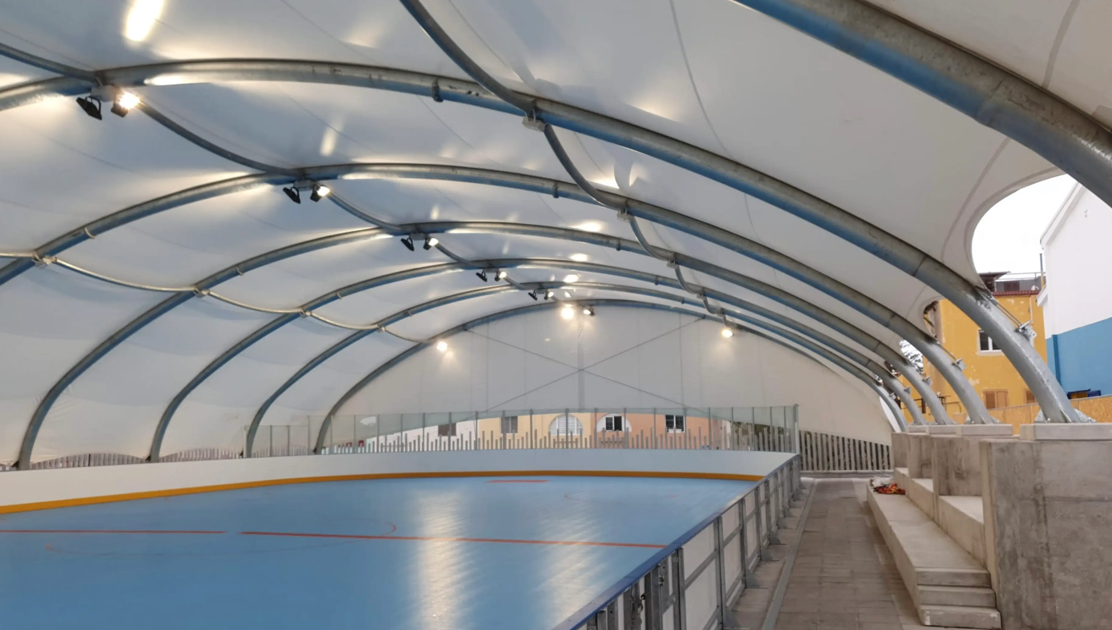 Estructura modular para pista de hockey