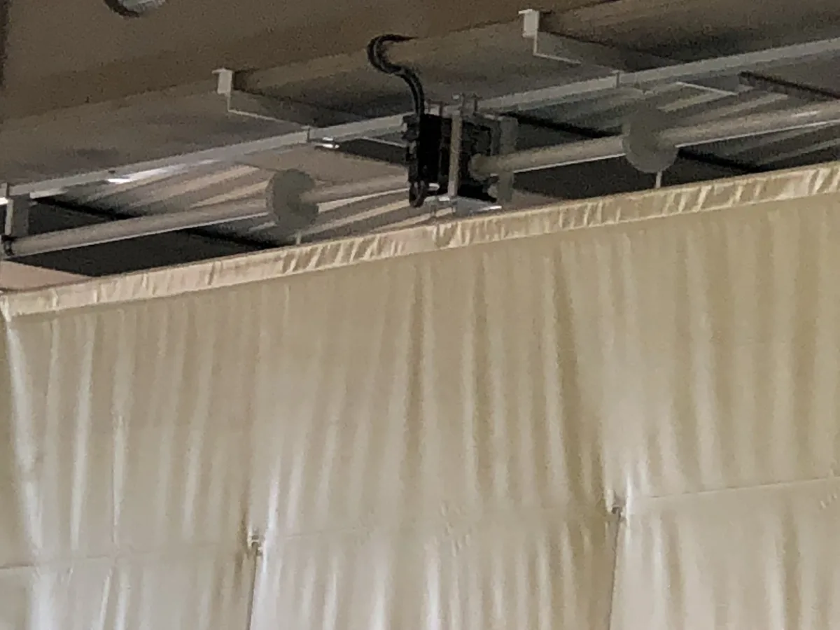 Cerramiento flexible textil para nave industrial