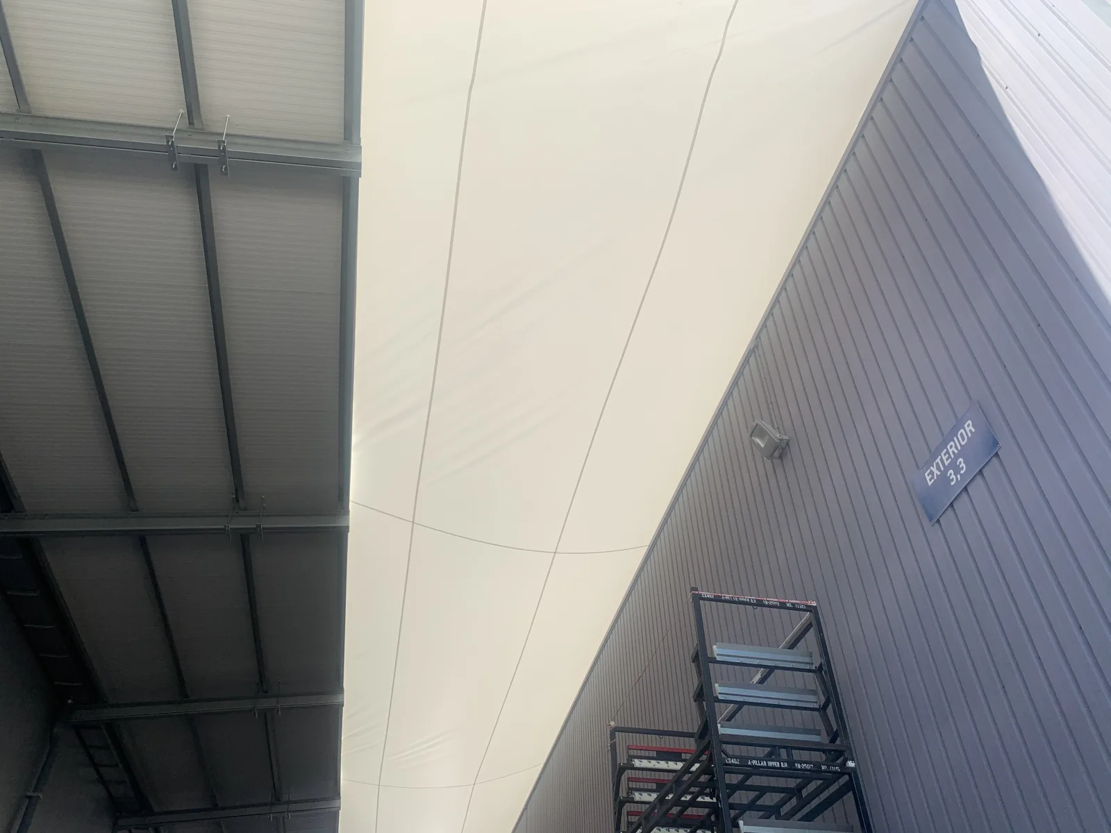 Cubierta Tensada entre Naves — Gestam, Valencia — imagen 2