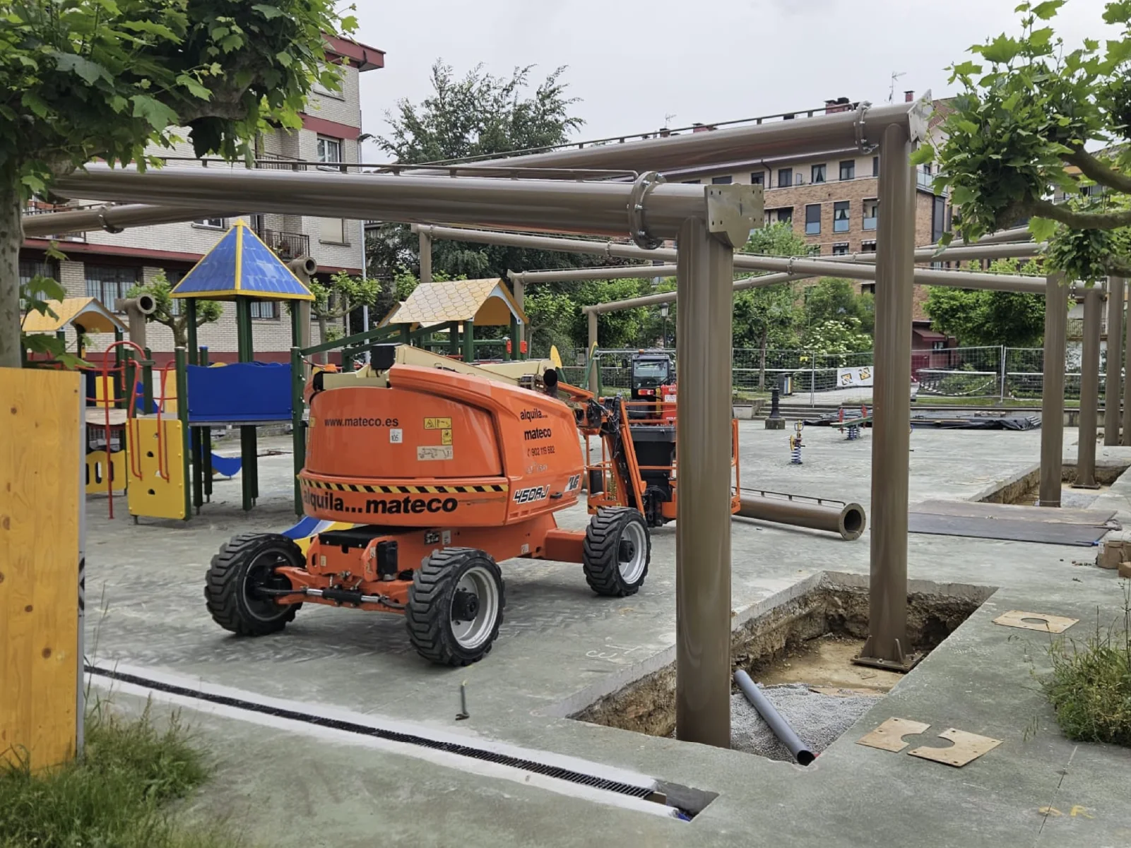 Cubierta tensada para parque infantil en Lazkao | Arquitectura textil de 500 m² — imagen 1
