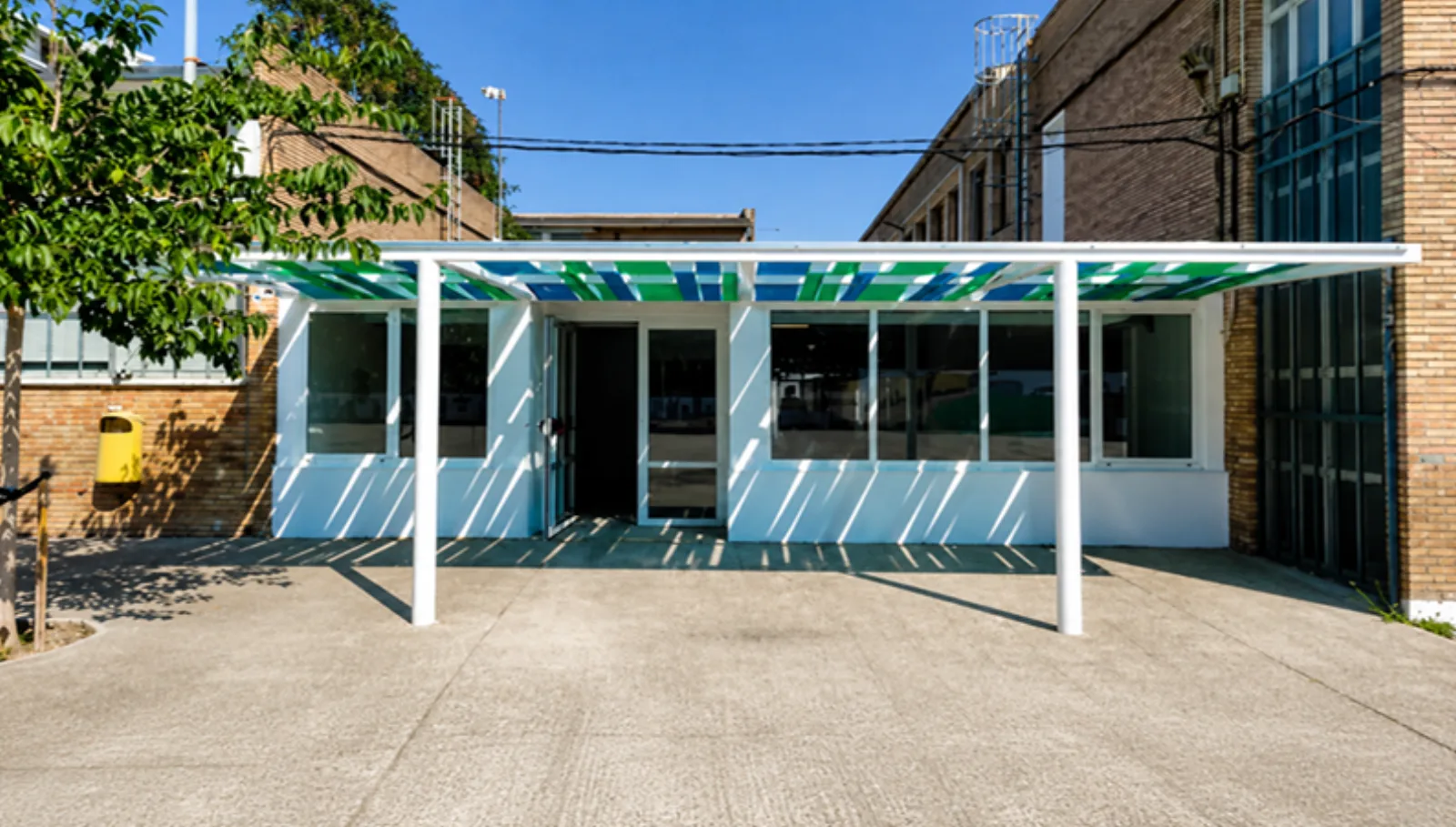 Cubierta Textil para Acceso Institucional en Zaragoza