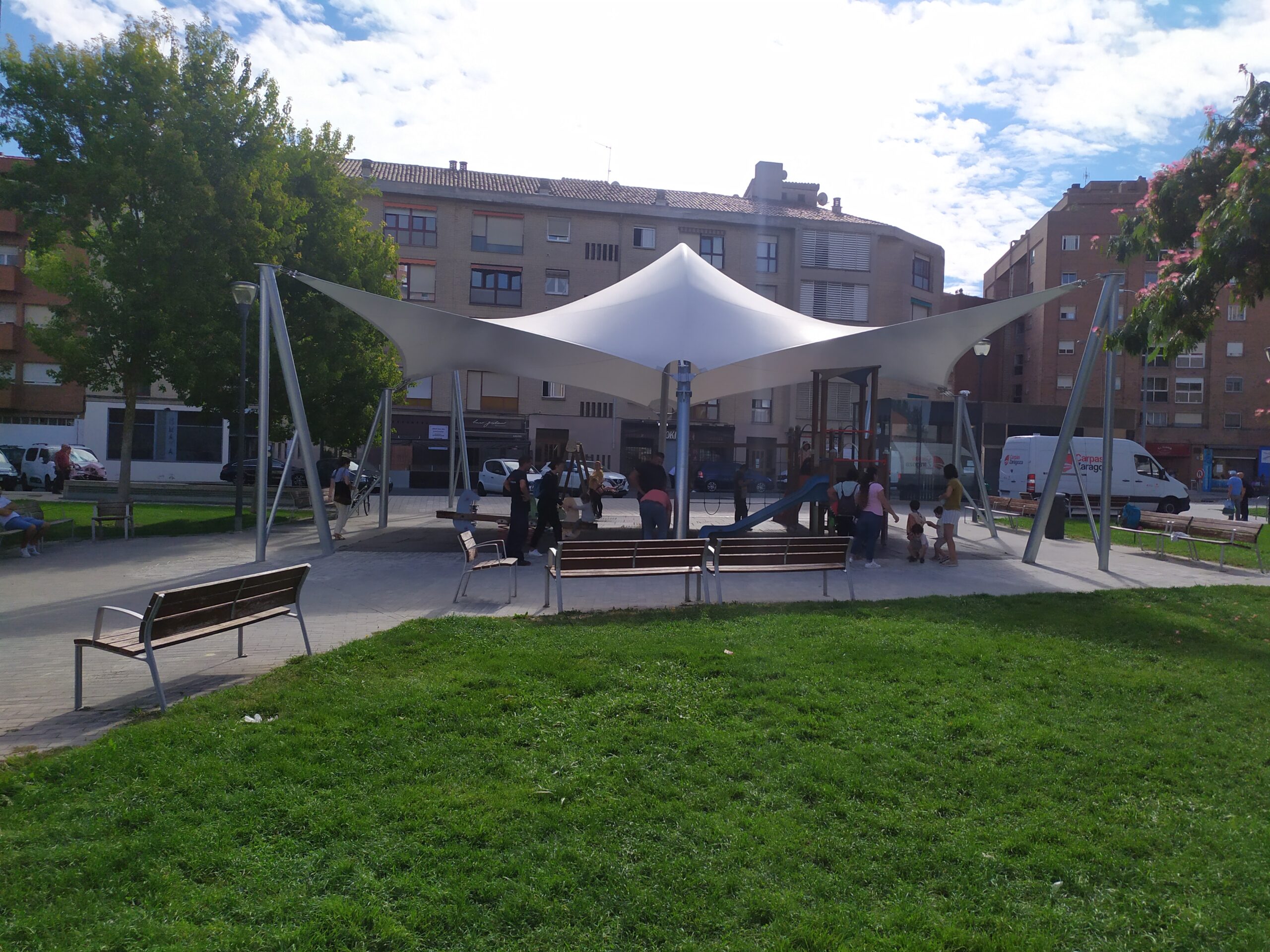 Espacios de sombra en parques infantiles de Pamplona