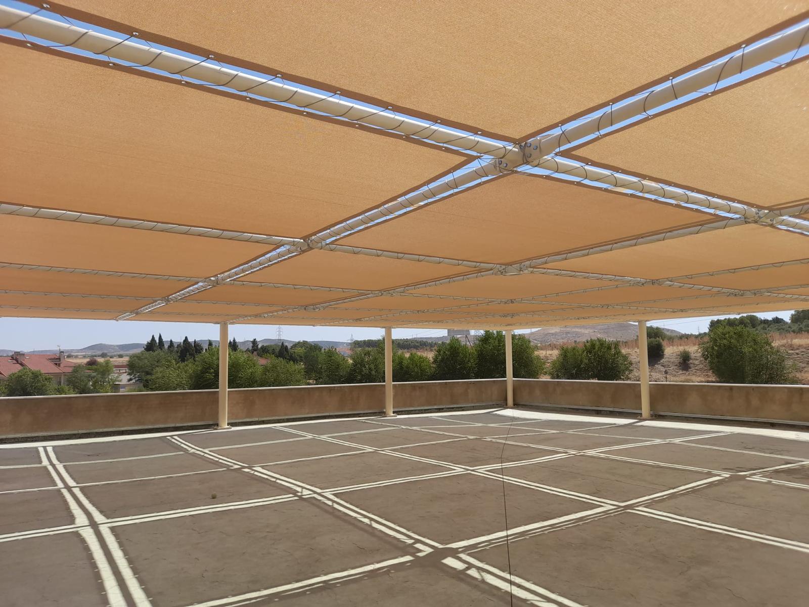 Instalación estructura de sombra de 350 m² en el colegio público infantil de Loeches — imagen 1